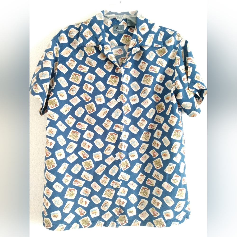 Cute Vintage LizWear Women's Camp Shirt Short Sleeve Oversized Small Chest 38"